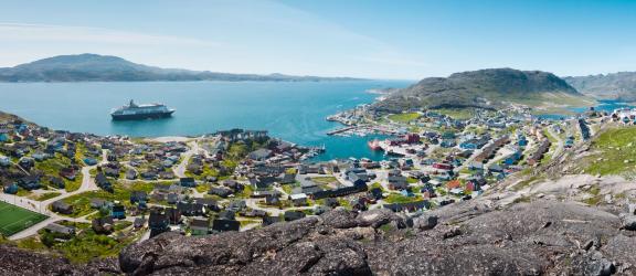 Panorama-nakyma-Qaqortoq-Gronlanti