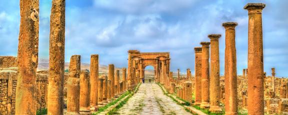 Timgad-on-yksi-maailman-parhaiten-sailyneista-roomalaiskaupungeista-Algeria