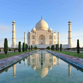 Taj-Mahal-ja-valkoisen-marmorin-hohde-Agra-Intia-Olympia